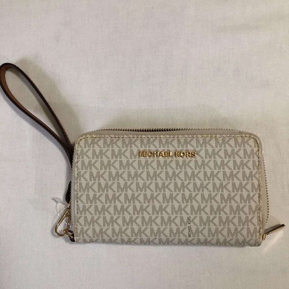 Michael kors. Jet set travel. NWT